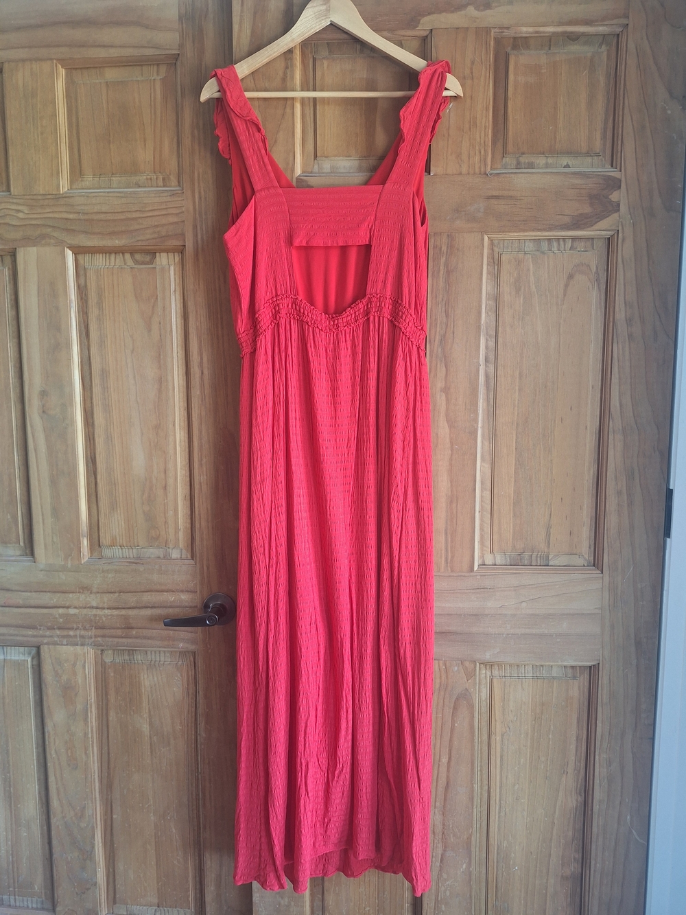 Bright Red Maxi Summer Dress Woth Ruffle Neckline And Open Back - Picture 4 of 6